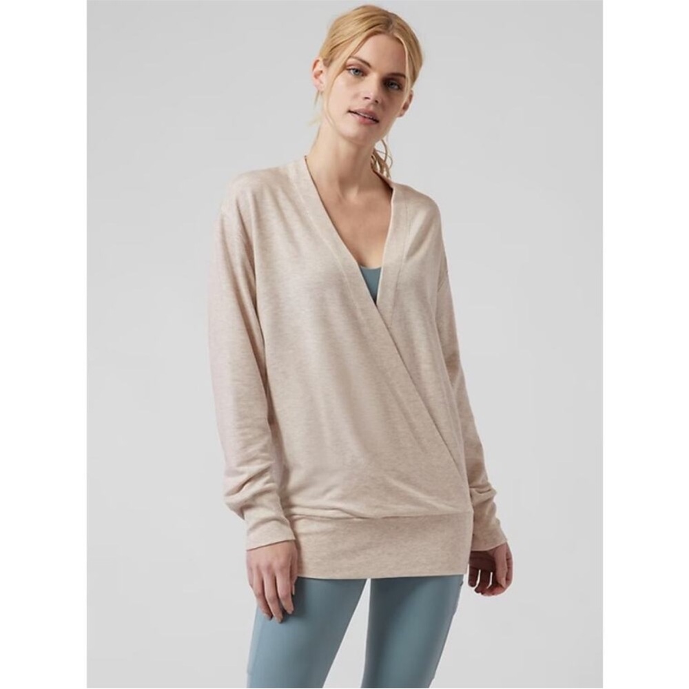 Athleta Purana Wrap Sweatshirt Size Medium Heathered Oatmeal Cozy